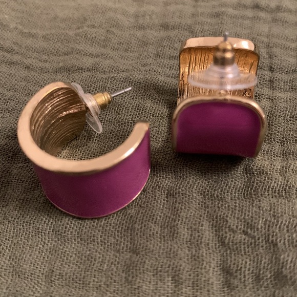 Purple and gold chunky hoop earrings - Picture 2 of 4